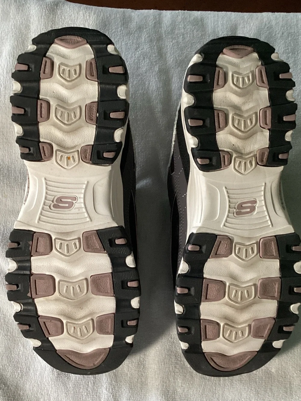 Skechers D'Lites Women's Gray and Pink Slip-On Memory Foam Sneakers - Picture 10 of 11